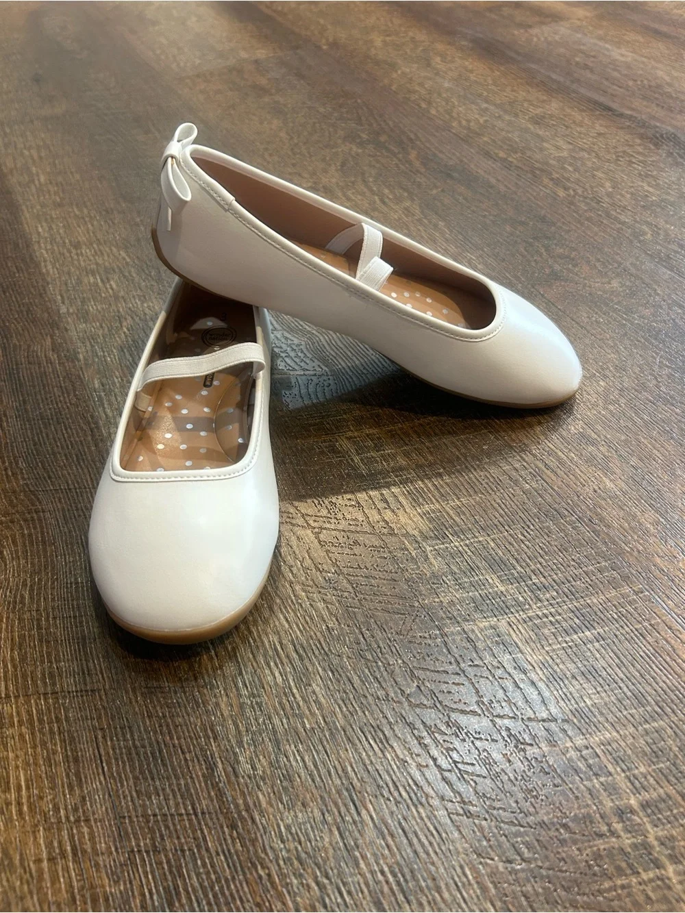Girls' Mary Jane Dress Shoes with Bow Accent 3